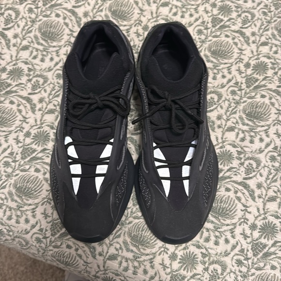 Yeezy 700 v3 Alvah Size 12 Used 9.5/10 condition - Picture 6 of 7